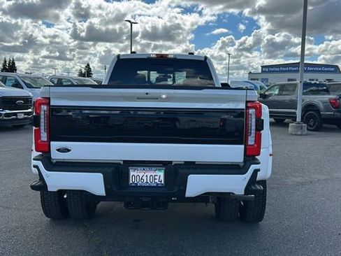 Certified 2025 Ford F450 Platinum w/ FX4 Off-Road Package image 4