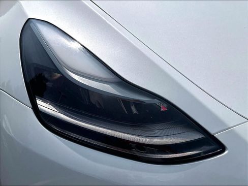 Used 2023 Tesla Model Y Performance AWD/4WD image 31