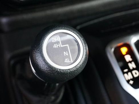 Used 2023 Jeep Gladiator Willys image 17