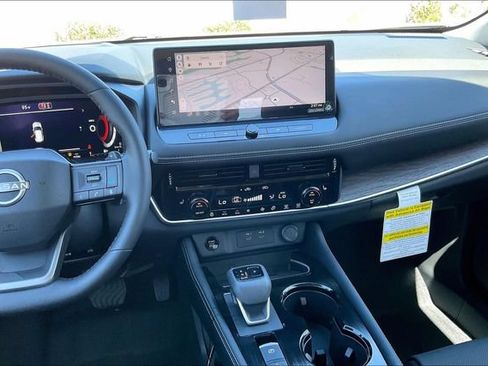 New 2026 Nissan Rogue Platinum w/ Platinum Premium Package AWD/4WD image 4