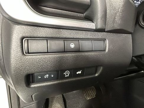 Used 2024 Nissan Rogue SV AWD/4WD image 19