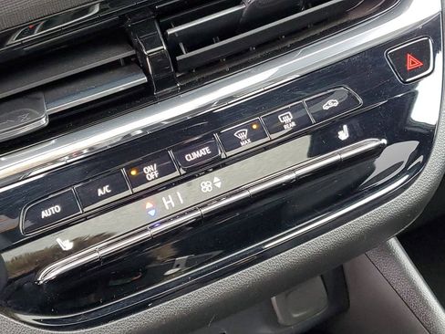 Certified 2025 Buick Envista Avenir image 21