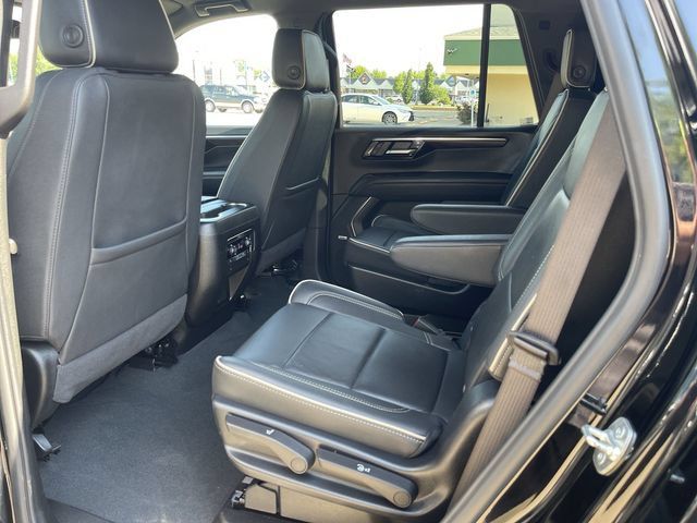 Used 2025 Chevrolet Tahoe Premier AWD/4WD image 13