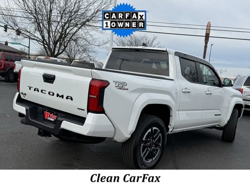 Used 2025 Toyota Tacoma TRD Sport image 3