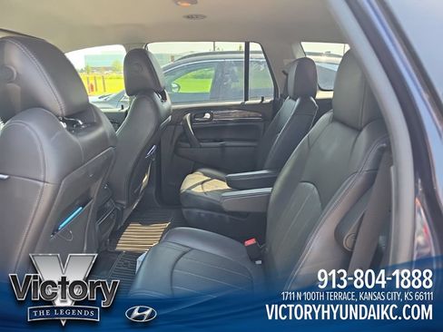 Used 2017 Buick Enclave Leather w/ Trailering Package FWD image 6