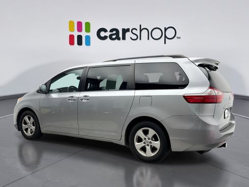 Used 2015 Toyota Sienna LE FWD image 3