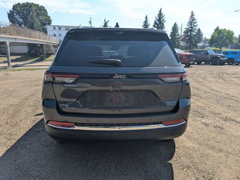 Used 2023 Jeep Grand Cherokee 4WD 4xe w/ Luxury Tech Group II image 16