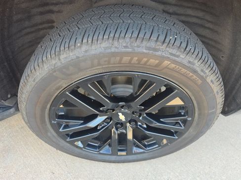 Used 2021 Chevrolet Tahoe LT AWD/4WD image 15
