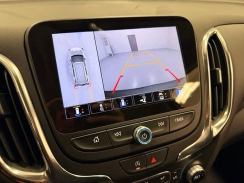 Certified 2024 Chevrolet Equinox LT FWD image 14
