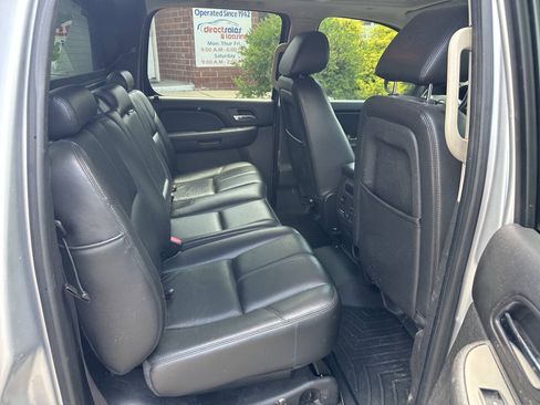 Used 2012 Chevrolet Avalanche LT AWD/4WD image 20