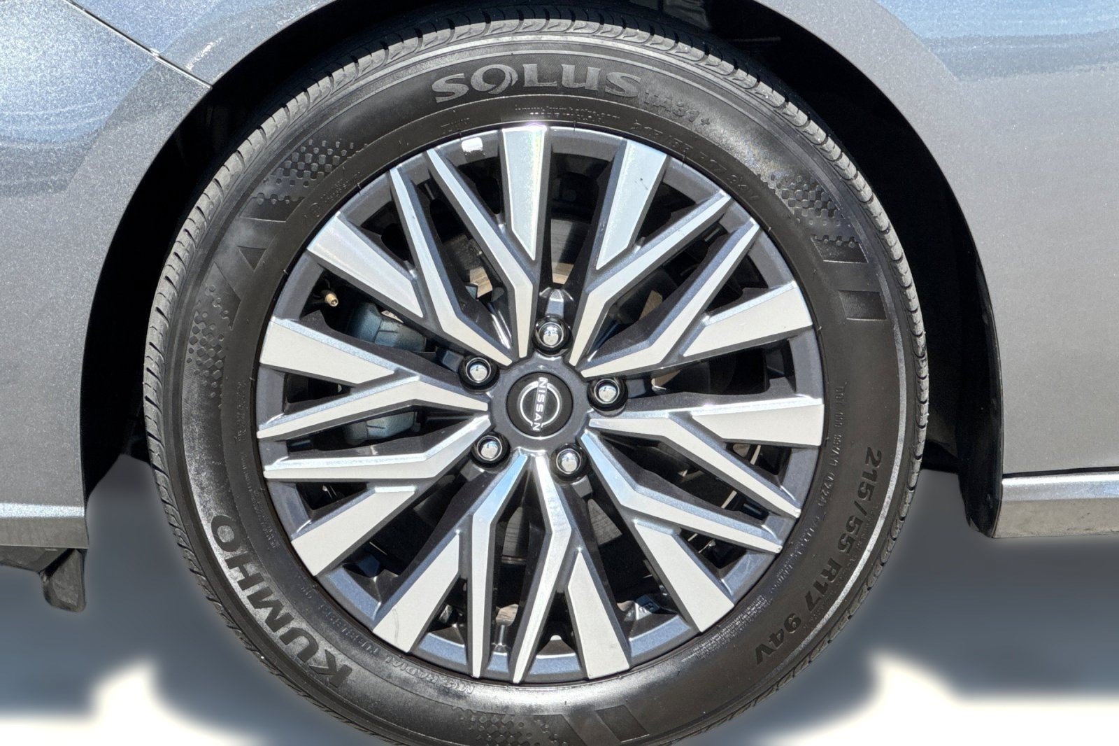 Used 2025 Nissan Altima 2.5 SV FWD image 13