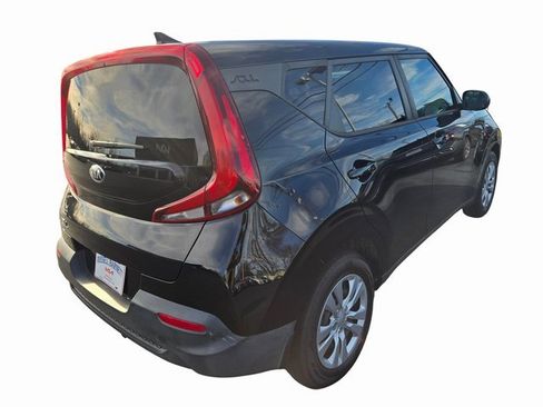 Used 2020 Kia Soul LX image 13