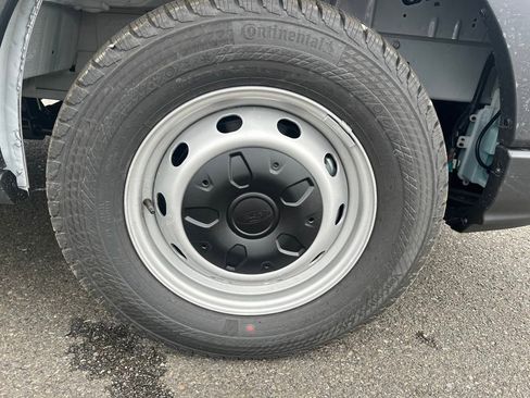 New 2025 Ford Transit 250 Low Roof image 29