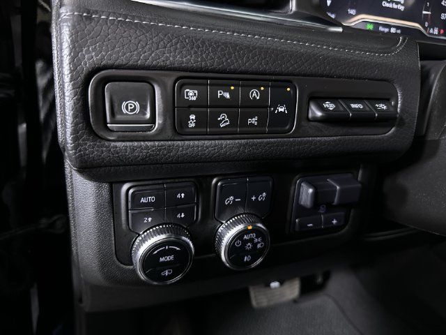 Used 2024 GMC Yukon XL Denali w/ Advanced Technology Package AWD/4WD image 18