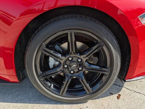 Certified 2019 Ford Mustang Convertible w/ Black Accent Package image 11