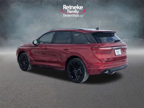 Used 2026 Lincoln Corsair Reserve image 8