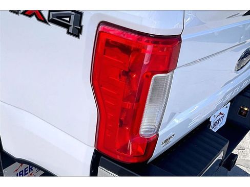 Used 2019 Ford F250 Lariat w/ Lariat Ultimate Package AWD/4WD image 19