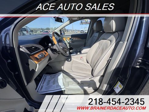 Used 2013 Lincoln MKX AWD image 12