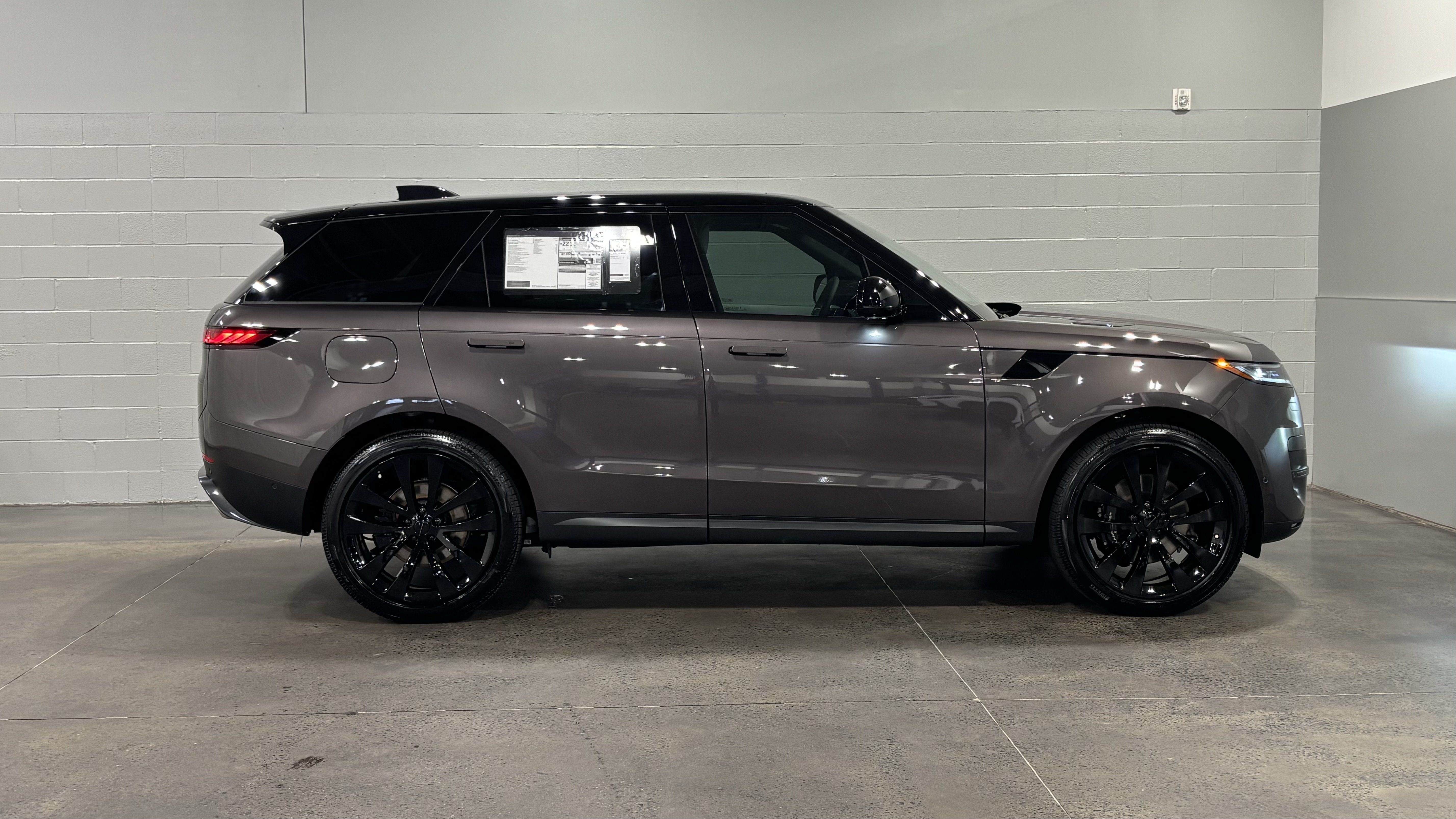 New 2026 Land Rover Range Rover Sport SE AWD/4WD image 13