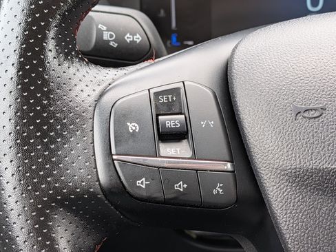 Used 2025 Ford Escape ST-Line FWD image 18
