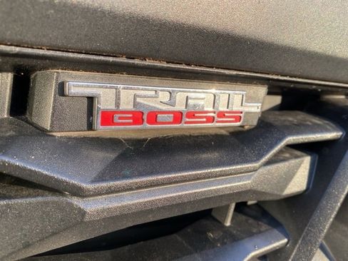 Used 2023 Chevrolet Colorado Trail Boss w/ Technology Package image 9