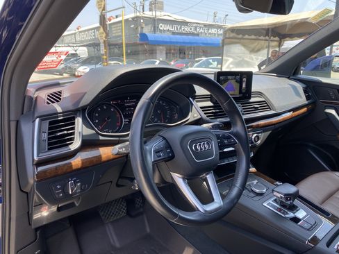 Used 2020 Audi Q5 2.0T Premium w/ Convenience Package AWD/4WD image 18