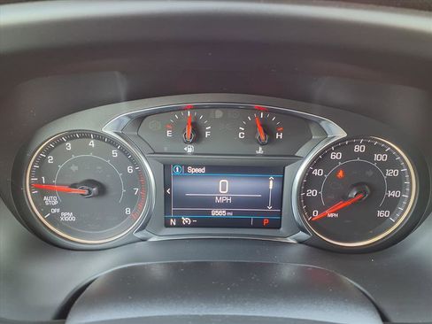 Used 2023 GMC Acadia SLE w/ Driver Convenience Package image 16