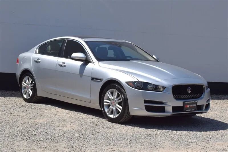 Used 2017 Jaguar XE Premium RWD image 1