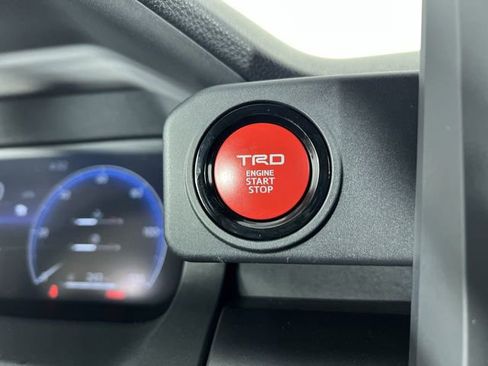 Used 2025 Toyota Tacoma TRD Sport image 17