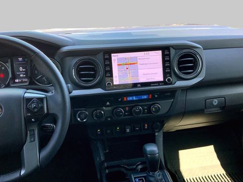 Used 2022 Toyota Tacoma TRD Off-Road w/ TRD Premium Off Road Package image 6