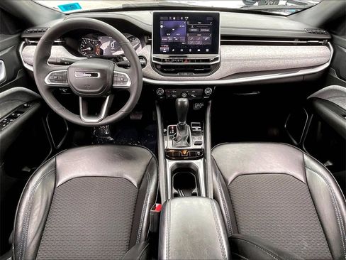 Used 2023 Jeep Compass Latitude image 20