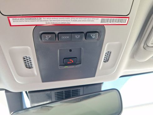 Used 2025 Toyota Camry XLE image 29