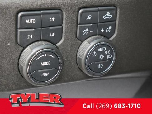 Used 2024 Chevrolet Silverado 2500 High Country w/ High Country Premium Package AWD/4WD image 24
