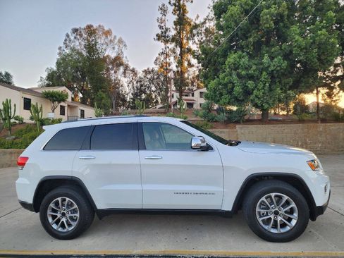 Used 2015 Jeep Grand Cherokee Limited AWD/4WD image 6