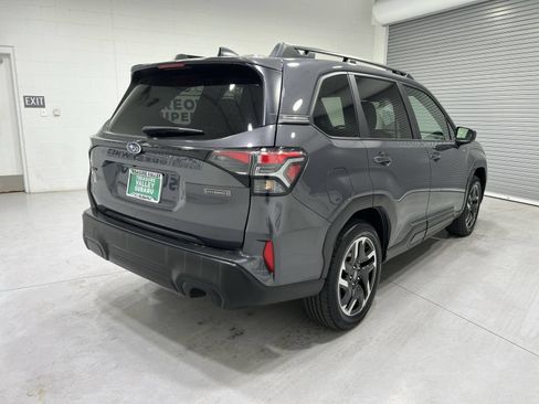 Certified 2025 Subaru Forester Premium AWD/4WD image 8
