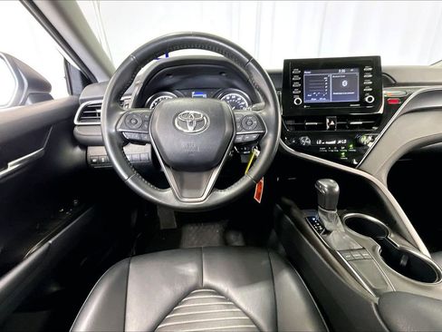 Used 2023 Toyota Camry SE image 14