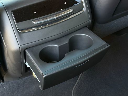 Used 2021 Cadillac Escalade Premium Luxury Platinum image 37