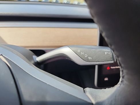 Used 2022 Tesla Model Y Performance image 37