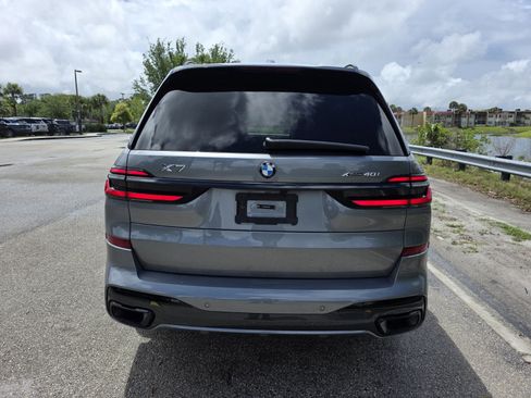 Used 2024 BMW X7 xDrive40i w/ Executive Package image 6