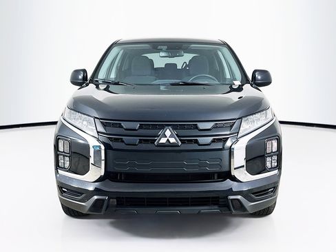Used 2025 Mitsubishi Outlander Sport LE AWD/4WD image 2