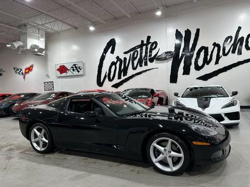 Used 2011 Chevrolet Corvette Coupe w/ 1LT RWD image 25