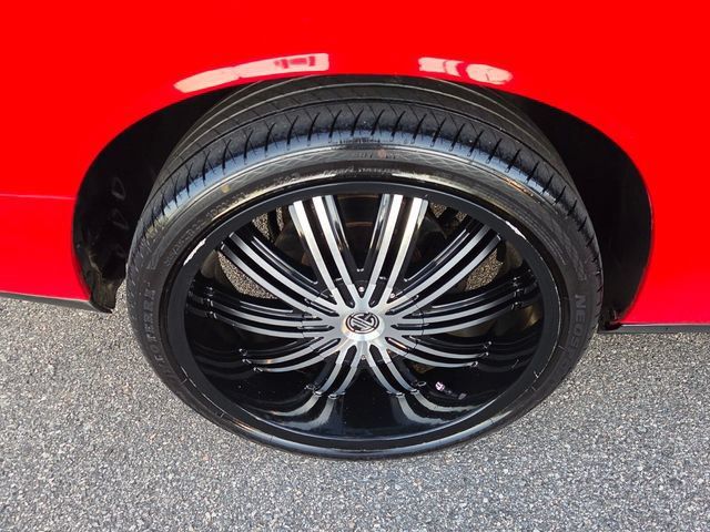 Used 2010 Dodge Challenger SE RWD image 13