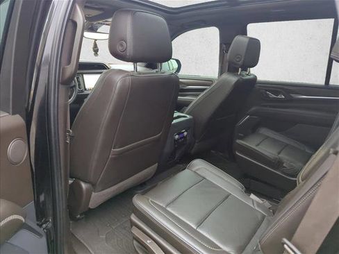 Used 2021 GMC Yukon Denali w/ Denali Premium Package image 17
