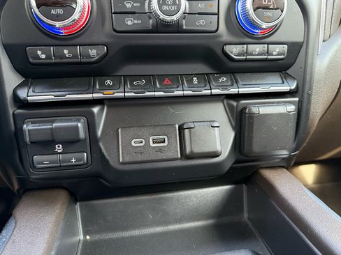 Used 2019 GMC Sierra 1500 SLT w/ SLT Premium Package image 34