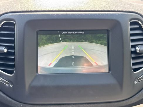 Used 2020 Jeep Compass Latitude w/ Popular Equipment Group FWD image 26