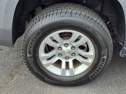 Used 2020 Chevrolet Suburban LS image 9