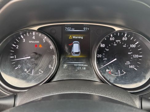 Used 2014 Nissan Rogue SV FWD image 21