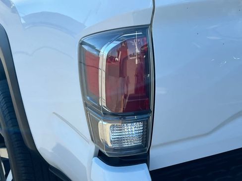 Used 2020 Toyota Tacoma TRD Off-Road w/ Technology Package RWD image 20