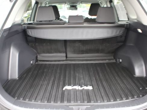 Certified 2022 Toyota RAV4 XLE FWD image 22