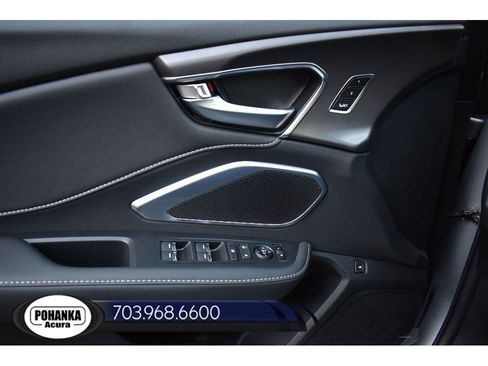 New 2025 Acura RDX SH-AWD image 32